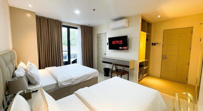 Lavero Suites Kalibo Exterior photo