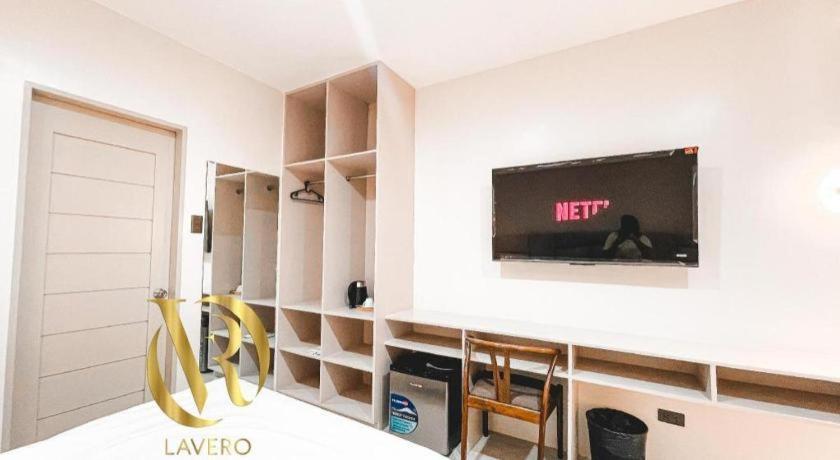 Lavero Suites Kalibo Exterior photo